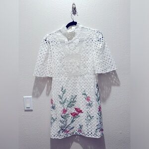 Gorgeous Zara dress , white with floral embroidery.